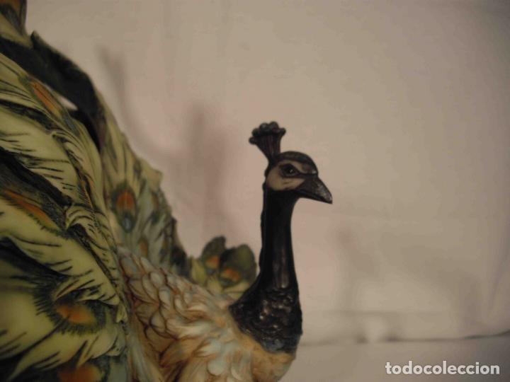 Antig&uuml;edades: FIGURA RESINA PAVO REAL - Foto 4
