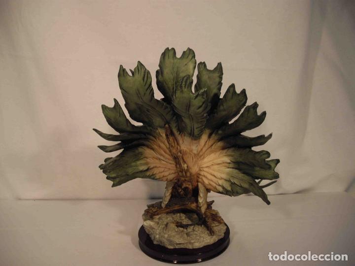Antig&uuml;edades: FIGURA RESINA PAVO REAL - Foto 5