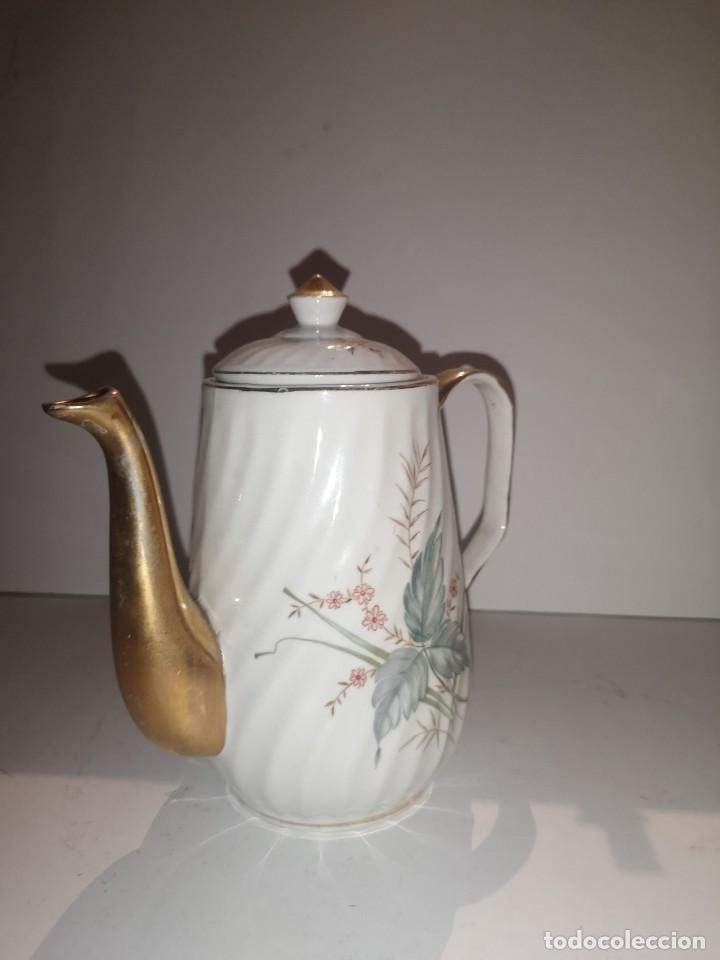 Antig&uuml;edades: Tetera porcelana Royal - Foto 2