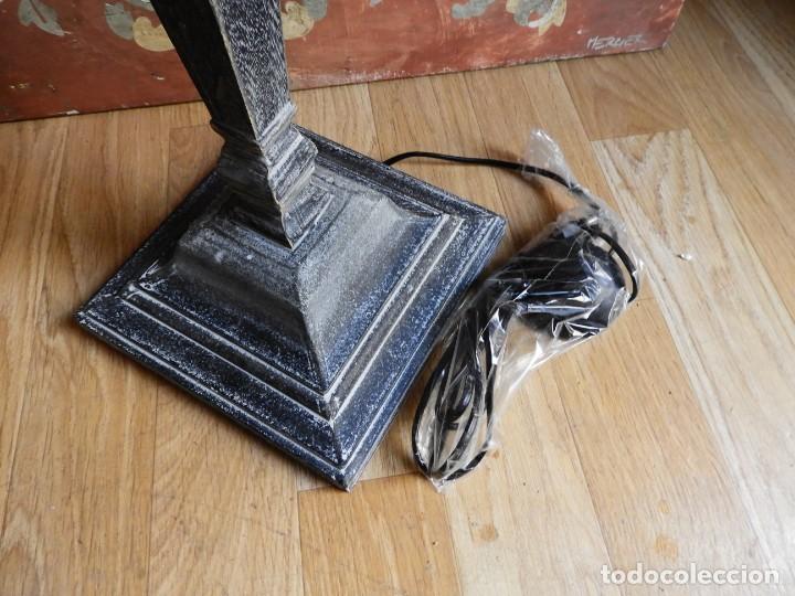 Antig&uuml;edades: LAMPARA DE PIE DE MADERA EN DECAPE - Foto 5