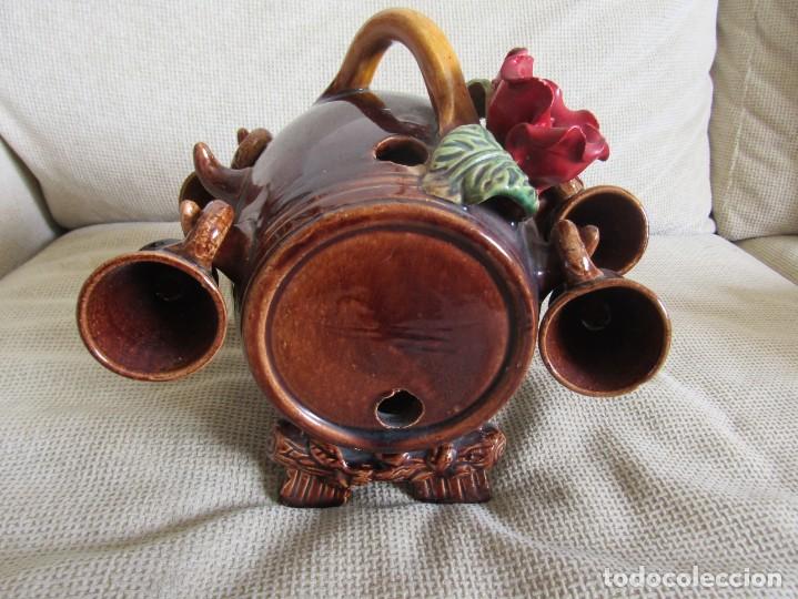 Antig&uuml;edades: Barril de Barro / Arcilla con 5 tazas - Foto 1