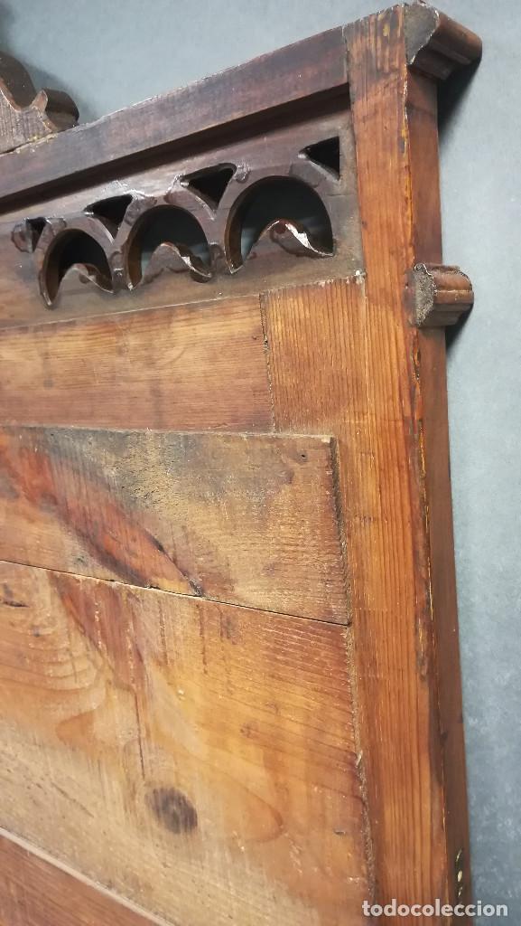 Antig&uuml;edades: ESPEJO MADERA NOGAL CON COPETE - Foto 10