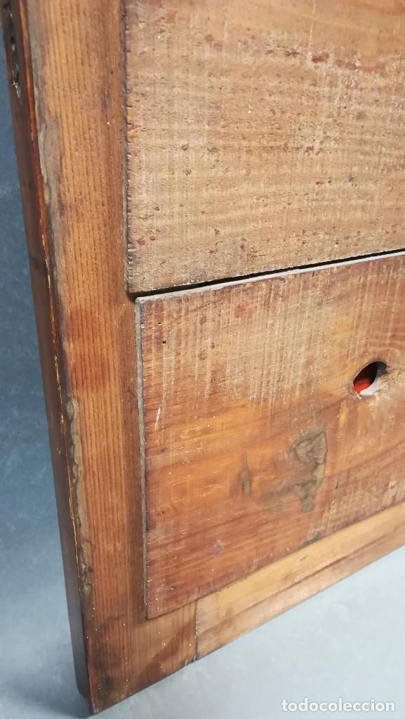 Antig&uuml;edades: ESPEJO MADERA NOGAL CON COPETE - Foto 11