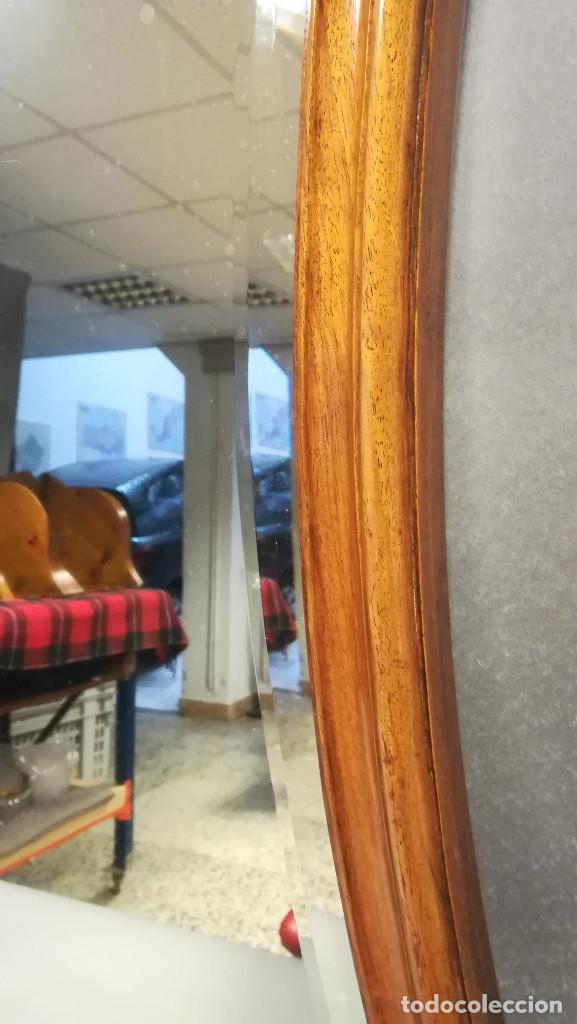 Antig&uuml;edades: ESPEJO DE TOCADOR BISELADO CON MARCO DE MADERA CON COPETE - Foto 6