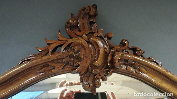 Antig&uuml;edades: ESPEJO DE TOCADOR BISELADO CON MARCO DE MADERA CON COPETE - Foto 7