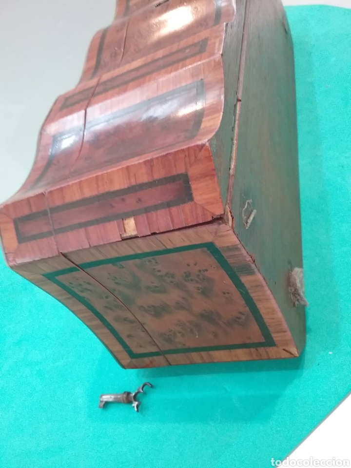 Antig&uuml;edades: Caja en marqueteria con incrustaciones en nacar. - Foto 7