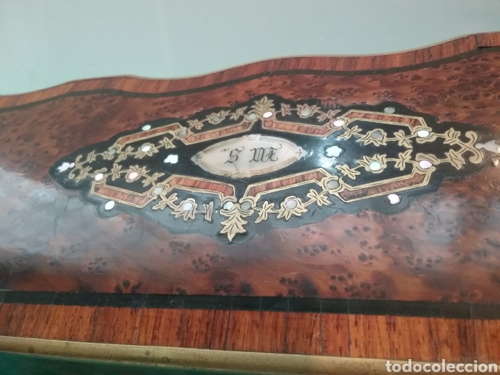 Antig&uuml;edades: Caja en marqueteria con incrustaciones en nacar. - Foto 9