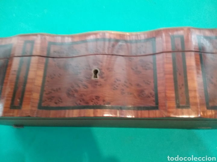 Antig&uuml;edades: Caja en marqueteria con incrustaciones en nacar. - Foto 10