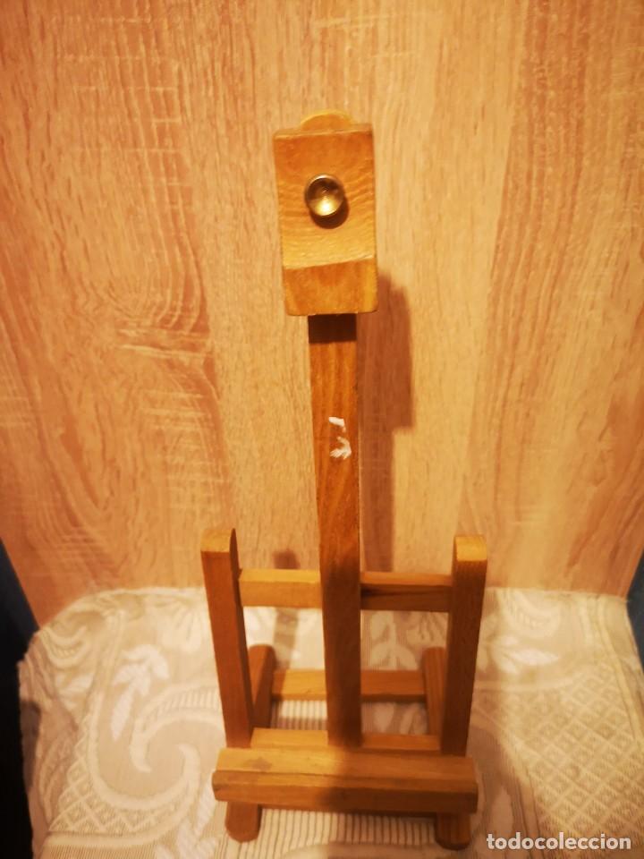 Antiques: Caballete miniatura de madera