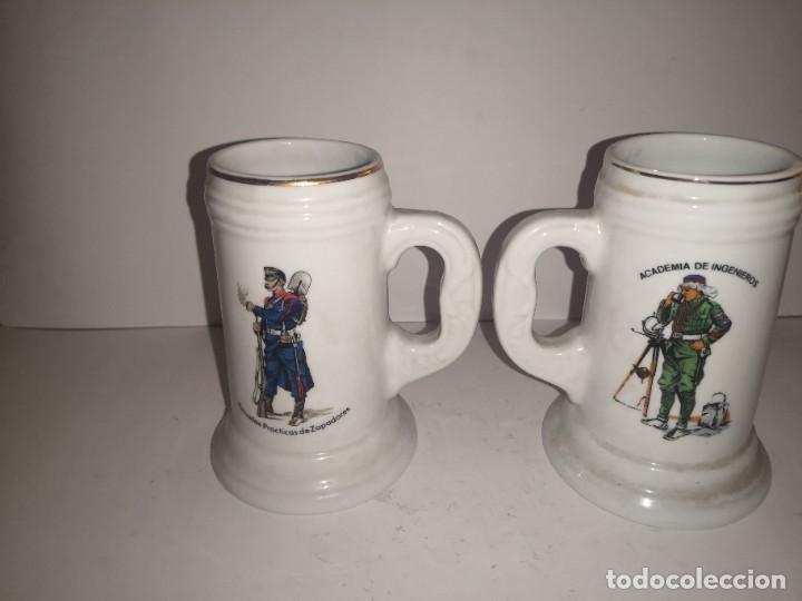 Antig&uuml;edades: 2 jarras de Porcelana - Foto 1