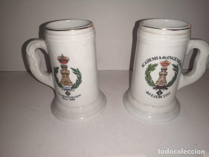 Antig&uuml;edades: 2 jarras de Porcelana - Foto 2