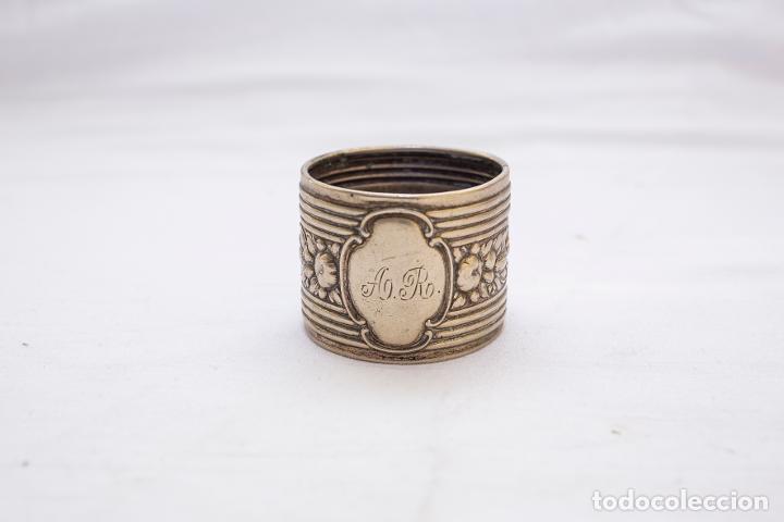 Antiques: servilletero