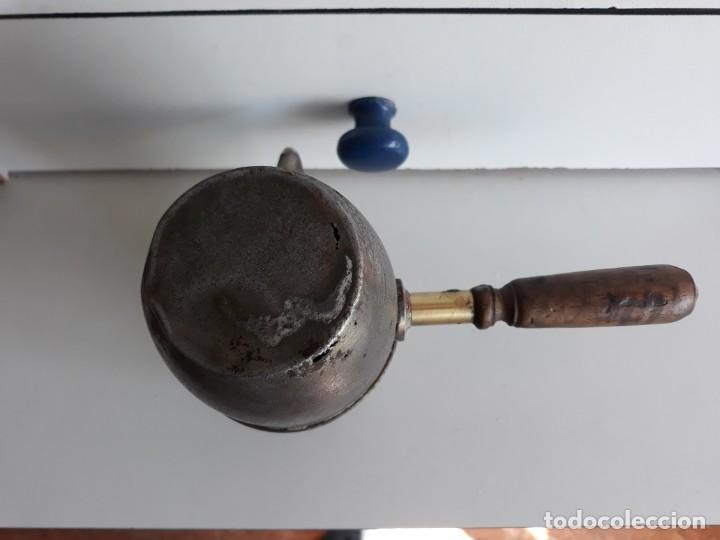 Antig&uuml;edades: Cafetera rusa mango madera - Foto 2