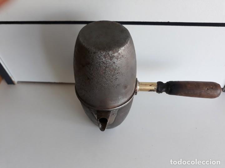 Antig&uuml;edades: Cafetera rusa mango madera - Foto 3
