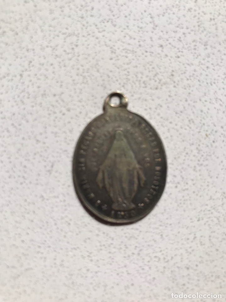 Antig&uuml;edades: Medalla Virgen - Foto 1