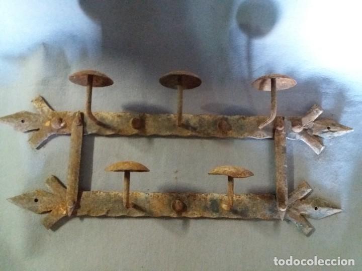 Antig&uuml;edades: PERCHA DE FORJA RUSTICA - Foto 2