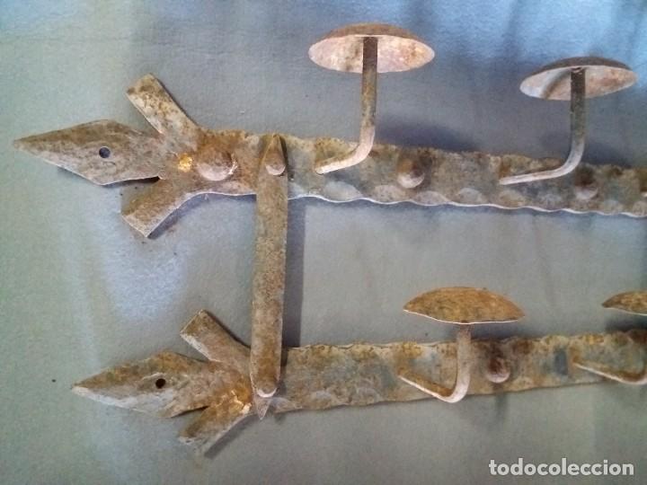 Antig&uuml;edades: PERCHA DE FORJA RUSTICA - Foto 3