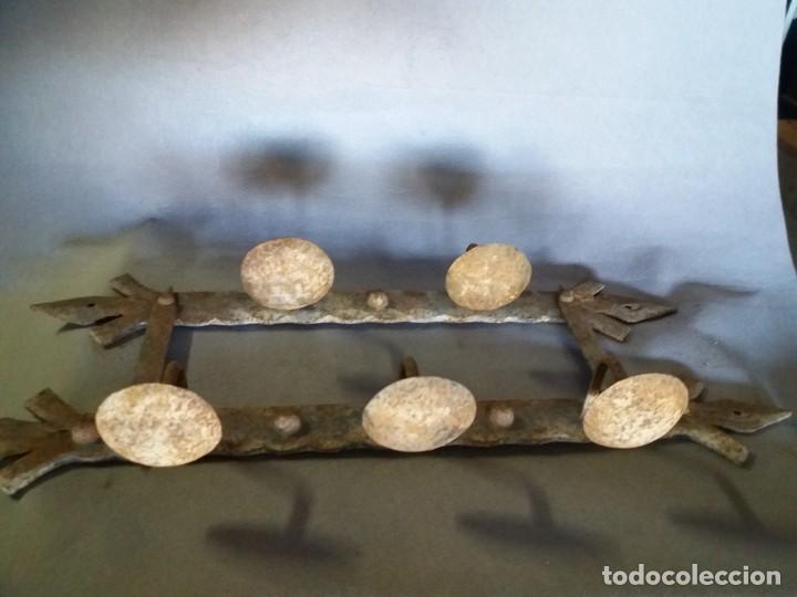 Antig&uuml;edades: PERCHA DE FORJA RUSTICA - Foto 6