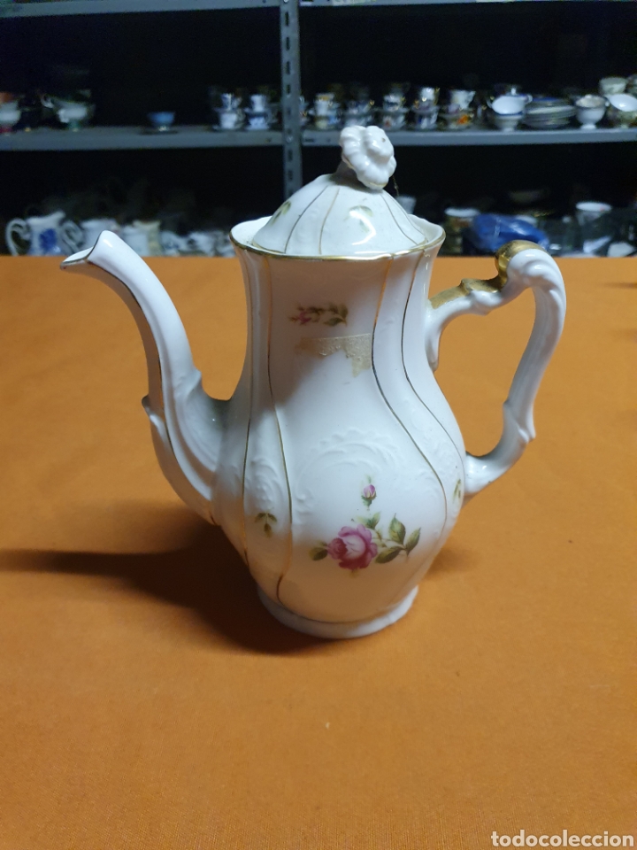 Antig&uuml;edades: Cafetera Porcelana - Foto 1