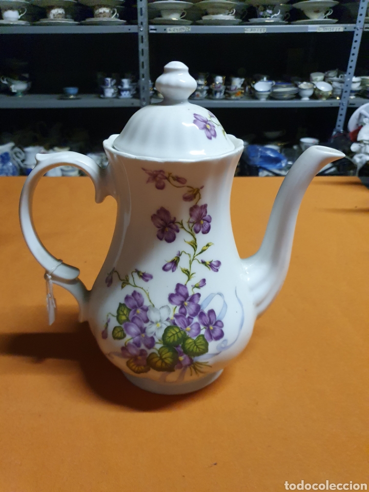 Antig&uuml;edades: Cafetera Porcelana - Foto 1
