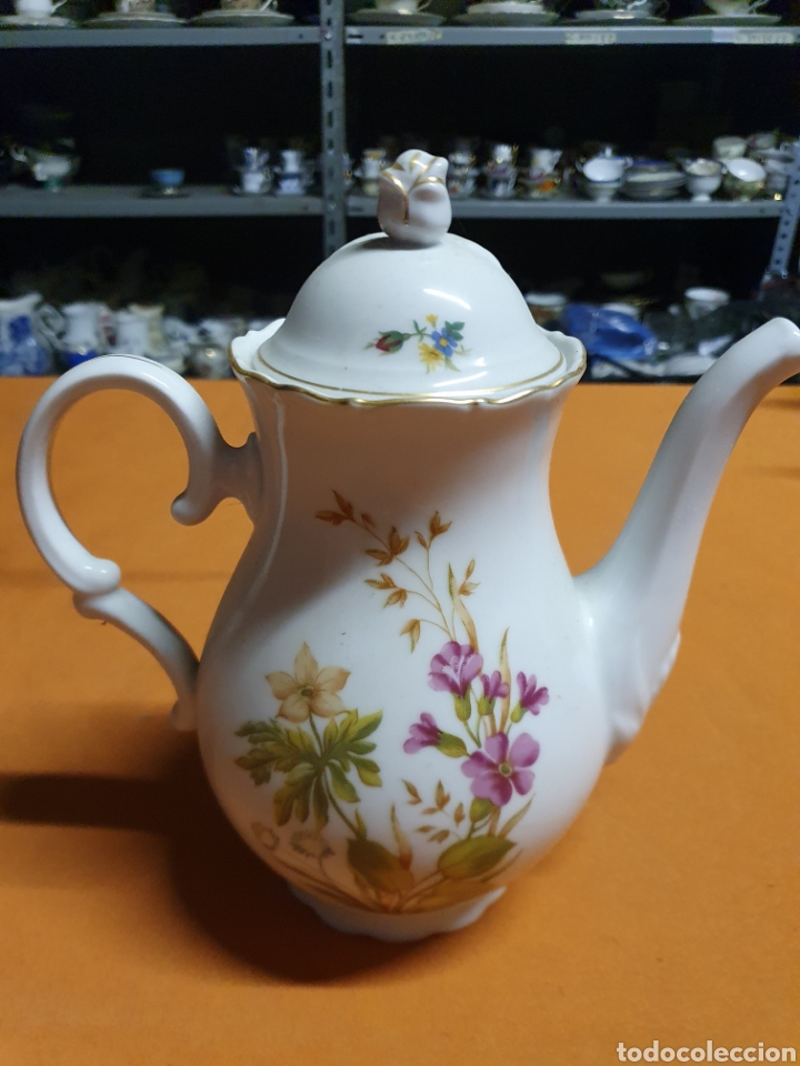 Antig&uuml;edades: Cafetera Porcelana - Foto 1