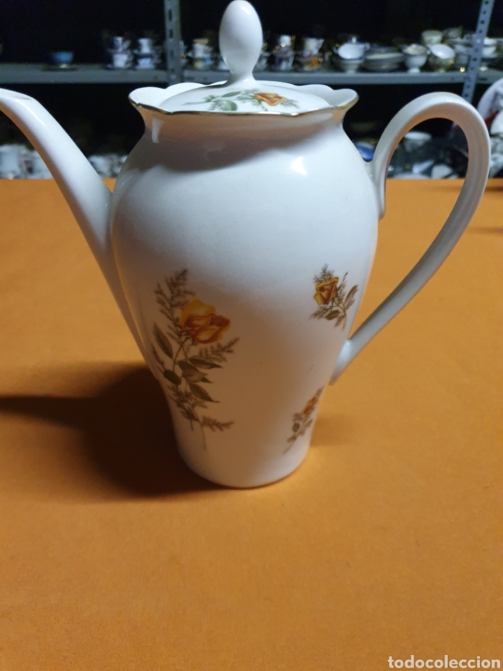 Antig&uuml;edades: Cafetera Porcelana - Foto 1