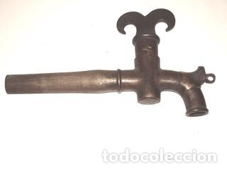 Antig&uuml;edades: GRIFO EN BRONCE PARA TONEL - Foto 6