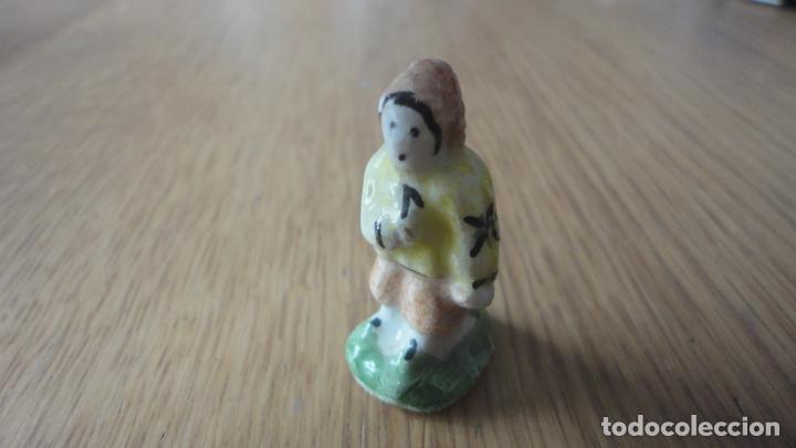 Antiquit&eacute;s: ANTIGUA FIGURITA DE CERAMICA POPULAR.SARGADELOS??