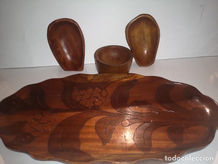 Antig&uuml;edades: Bandeja de madera tallada para aperitivo - Foto 2