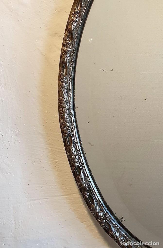 Antig&uuml;edades: ESPEJO OVALADO DE BRONCE - Foto 2