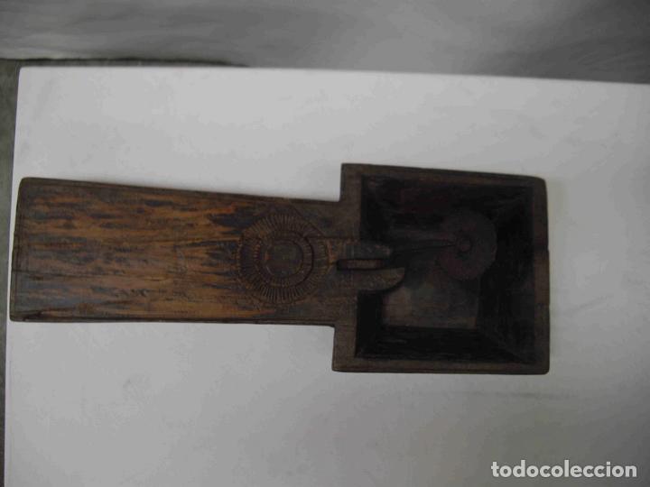 Antig&uuml;edades: PORTAVELAS MADERA HIERRO 26 - Foto 3