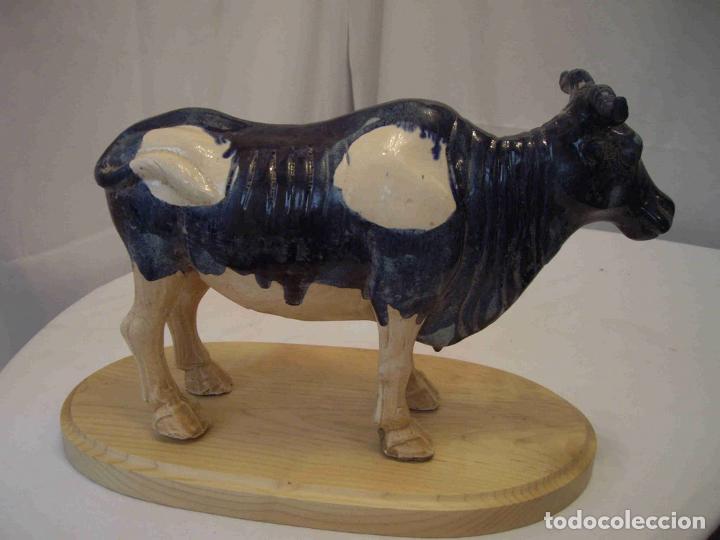Antig&uuml;edades: FIGURA VACA AZUL - Foto 1