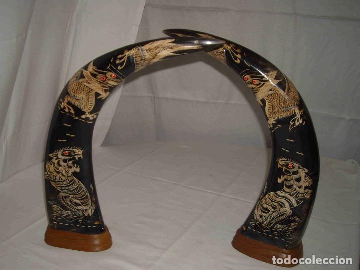 Antig&uuml;edades: PAREJA ASTAS TALLADAS 38CM - Foto 1