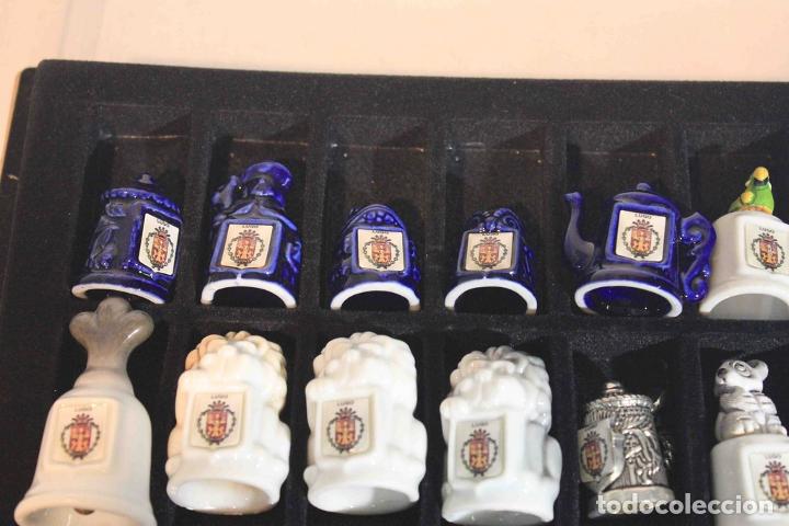 Antig&uuml;edades: SET 32 DEDALES PORCELANA - Foto 2