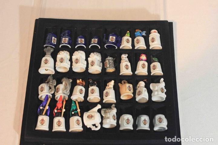 Antig&uuml;edades: SET 32 DEDALES PORCELANA - Foto 1