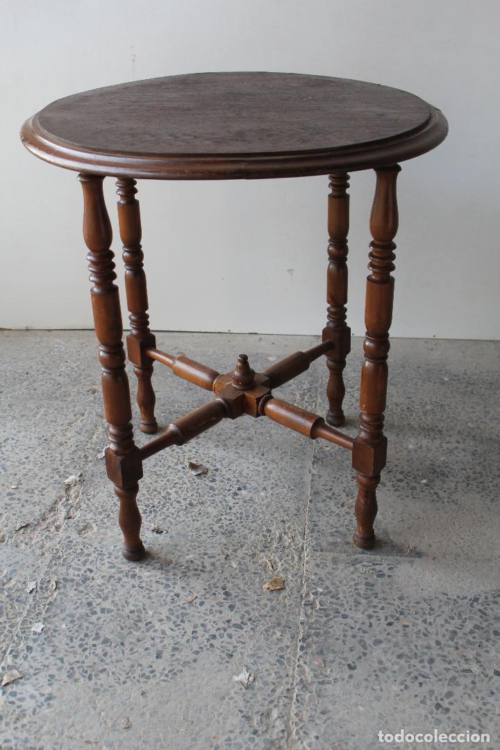 Antig&uuml;edades: mesa auxiliar de madera - Foto 5