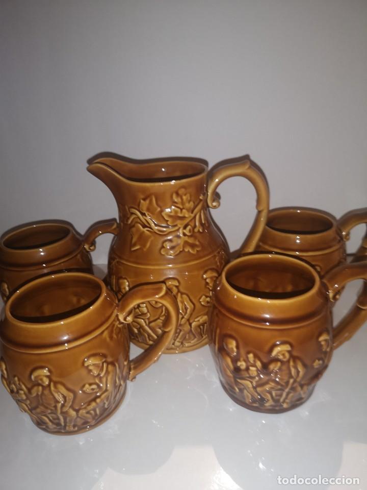 Antig&uuml;edades: Jarra cer&aacute;mica con 4 jarritas - Foto 1