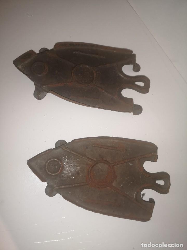 Antig&uuml;edades: Posa plancha de hierro s.XIX - Foto 1