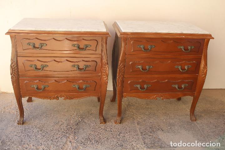Antig&uuml;edades: Pareja de mesillas antiguas - Foto 1