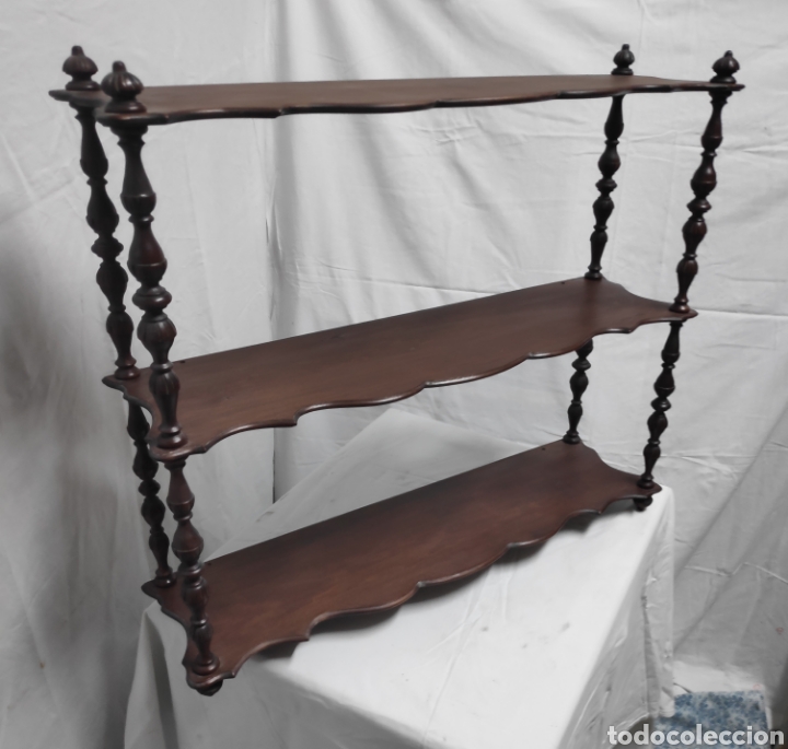 Antig&uuml;edades: Estanter&iacute;a de madera de satin - Foto 2