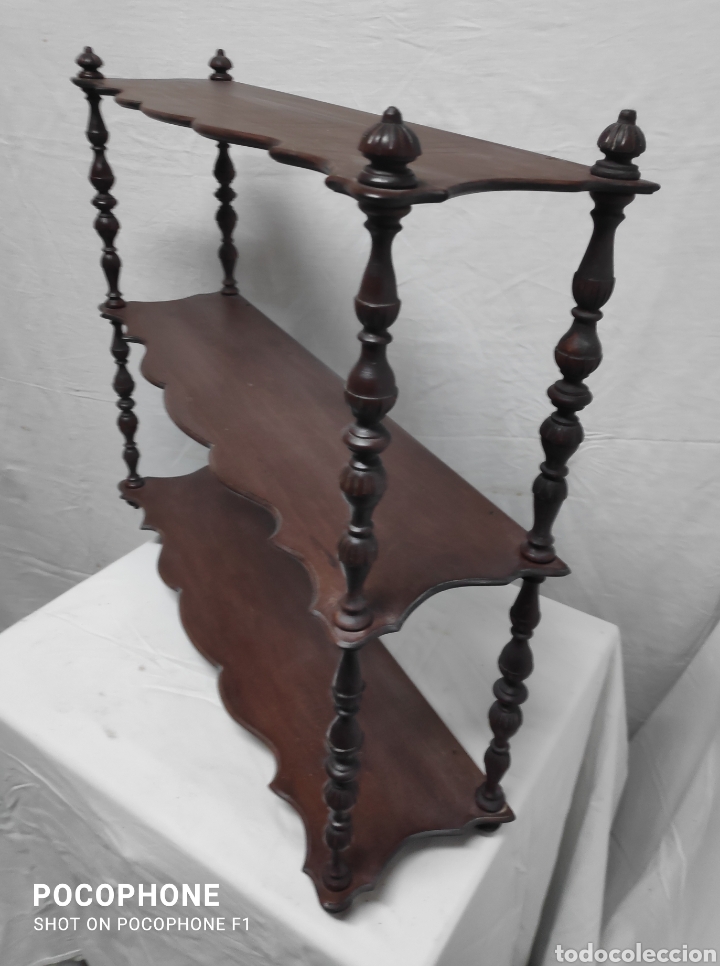Antig&uuml;edades: Estanter&iacute;a de madera de satin - Foto 3