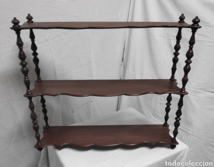 Antig&uuml;edades: Estanter&iacute;a de madera de satin - Foto 4