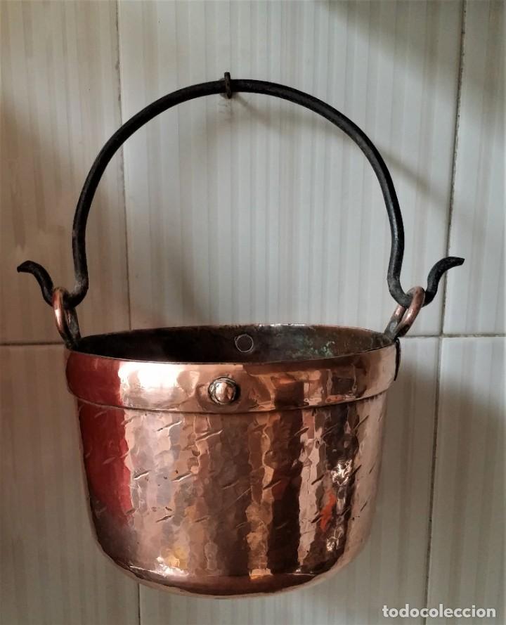 Antig&uuml;edades: Caldero de cobre batido - Foto 4