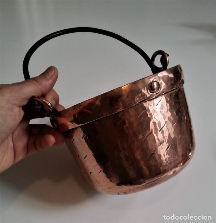 Antig&uuml;edades: Caldero de cobre batido - Foto 10