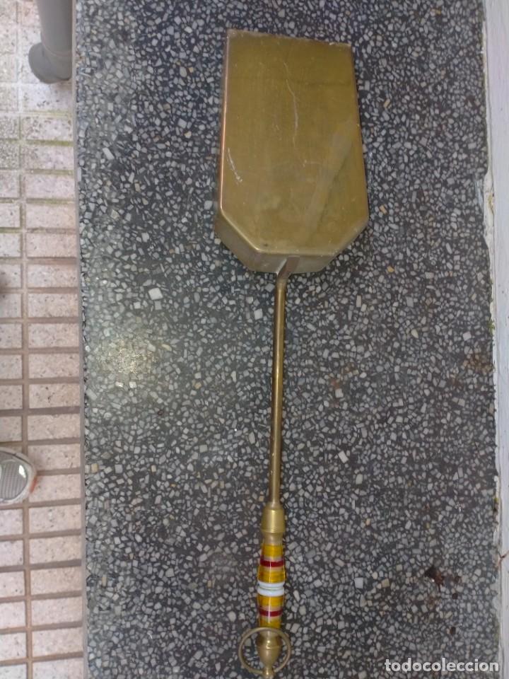 Antig&uuml;edades: PALETA PALA DE BRONCE PARA CHIMENEA - Foto 4
