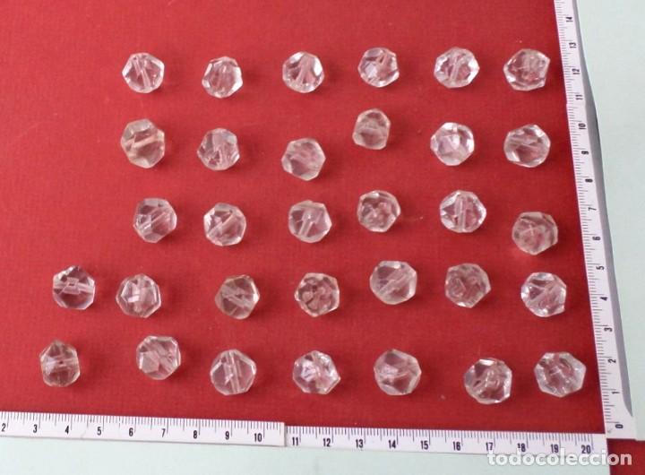 Antig&uuml;edades: 32 piezas de cristal de l&aacute;mpara - Foto 1