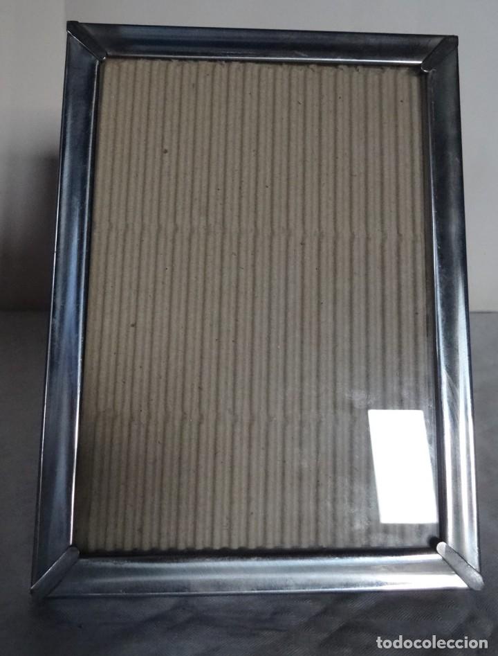 Antig&uuml;edades: MARCO METALICO CON REPOSA MESA - Foto 1