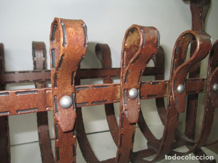 Antig&uuml;edades: REVISTERO DE HIERRO - Foto 3