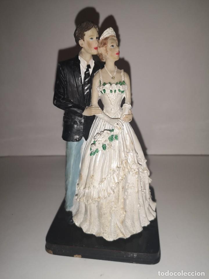 Antig&uuml;edades: Figura de novios - Foto 1