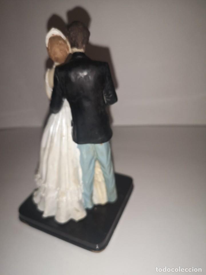 Antig&uuml;edades: Figura de novios - Foto 2